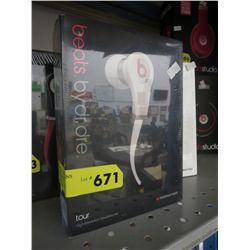 Earbud style headphones - white