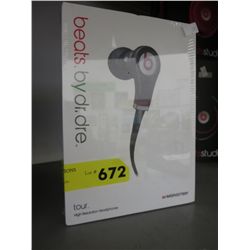 Earbud style headphones - black