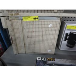 Boston 2652 paper cutter