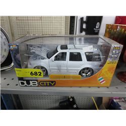 Scale model Lincoln Navigator car