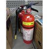 Image 1 : 2 Fire extinguishers