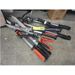 Approx 5 garden tools