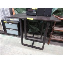 2 Accent tables