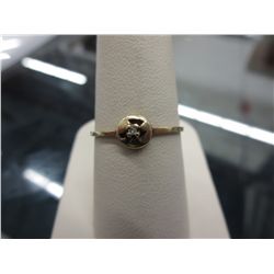10KT yellow gold ring with centre diamond