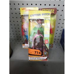 3 Toy figurines