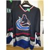 Image 1 : Canucks jersey size XL