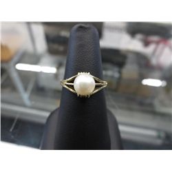 14KT yellow gold pearl ring