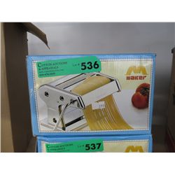 Manual hand crank pasta roller