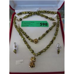 Vintage bead necklace, earrings & bracelet