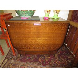 Antique gate leg oak table w/ drop down leaves