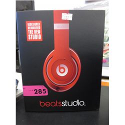 Isolation headphones-red