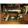 Image 2 : Antique Singer sewing machine