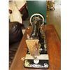 Image 3 : Antique Singer sewing machine