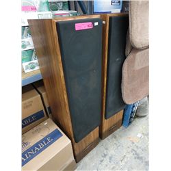 2 Vintage Pioneer CS-J835 speakers