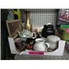 Image 1 : Decorative household items