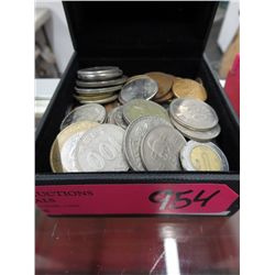 Approximately 30 assorted coins