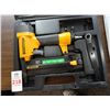 Image 1 : Bostitch Air Nailer