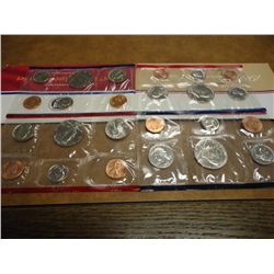 1986 & 1987 US MINT SETS P/D (WITH ENVELOPES)