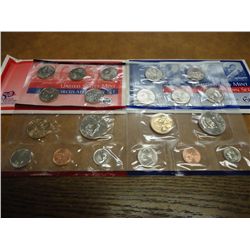 2002 US MINT SET (UNC) P/D (WITH ENVELOPE)