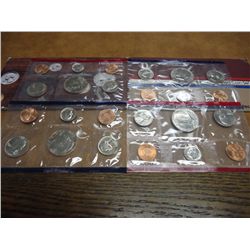 1984 & 1985 US MINT SETS P/D (WITH ENVELOPES)