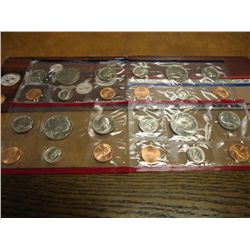 1984 & 1985 US MINT SETS P/D (WITH ENVELOPES)