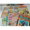 Image 2 : LOT 12 ASSORTED ARCHIE COMICS