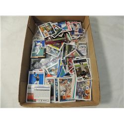 BOX LOT ASSORTED BASEBALL CARDS