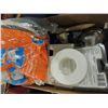 Image 1 : BOX ASSORTED BRUSHES, TRIM, WALL BASE
