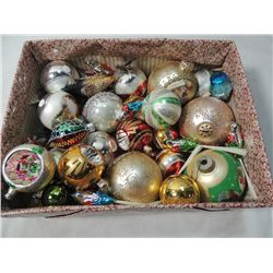 VINTAGE BOX OF ORDAMENTS