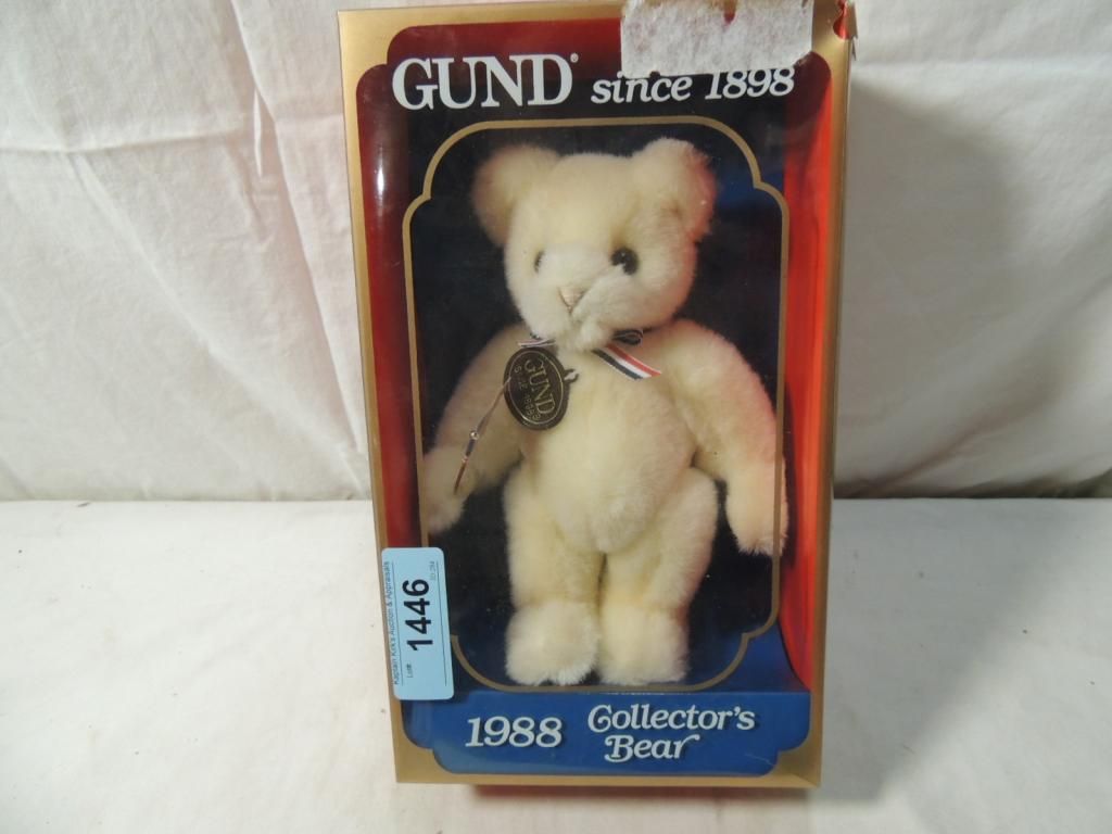 1988 GUND COLLECTORS BEAR