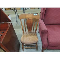SMALL WOODEN CHILDRENS CHAIR