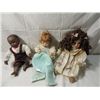 Image 1 : LOT 3 SEATED PORCELAIN DOLLS