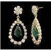 Image 5 : 14KT Yellow Gold 5.91ct Emerald and Diamond Earrings