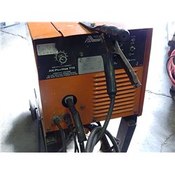 ACKLANDS WELDER - 110VOLT - AK-PEEWEE 115 ON STAND WITH 2 WHEELS