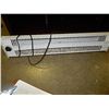Image 1 : BASE BOARD HEATER