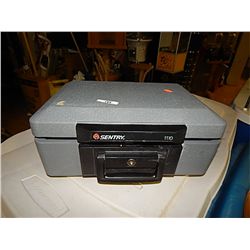 SENTRY LOCK BOX - NO KEYS