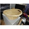 Image 1 : WICKER HAMPER
