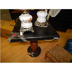 HAND PAINTED SINGLE PEDESTAL SQUARE TABLE