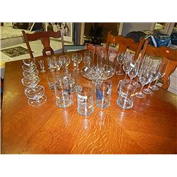 LARGE LOT OF GLASSWARE