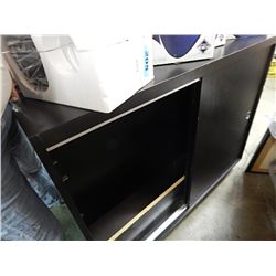 CABINET / COUNTER UNIT - SLIDING DOORS