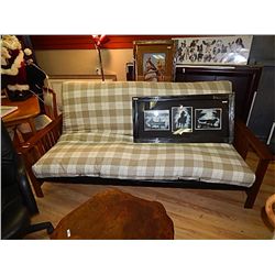 FUTON CHESTERFIELD