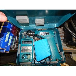 MAKITA CORDLESS DRILL SET