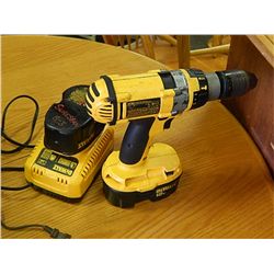 DEWALT - 18 VOLT DRILL - 2 BATTERIES AND CHARGER