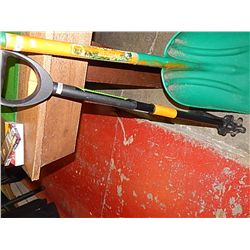 TELESCOPING WEED PULLER