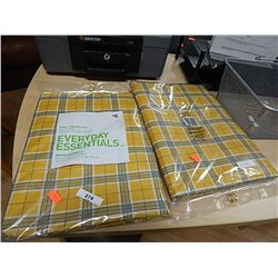 TABLE CLOTHS - VINYL - 2
