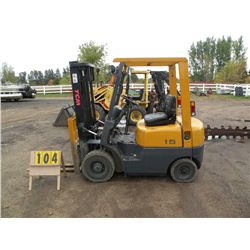 2001 TCM 3000lb capacity forklift, 10 ft lift, 2 spd ,Nissan gas