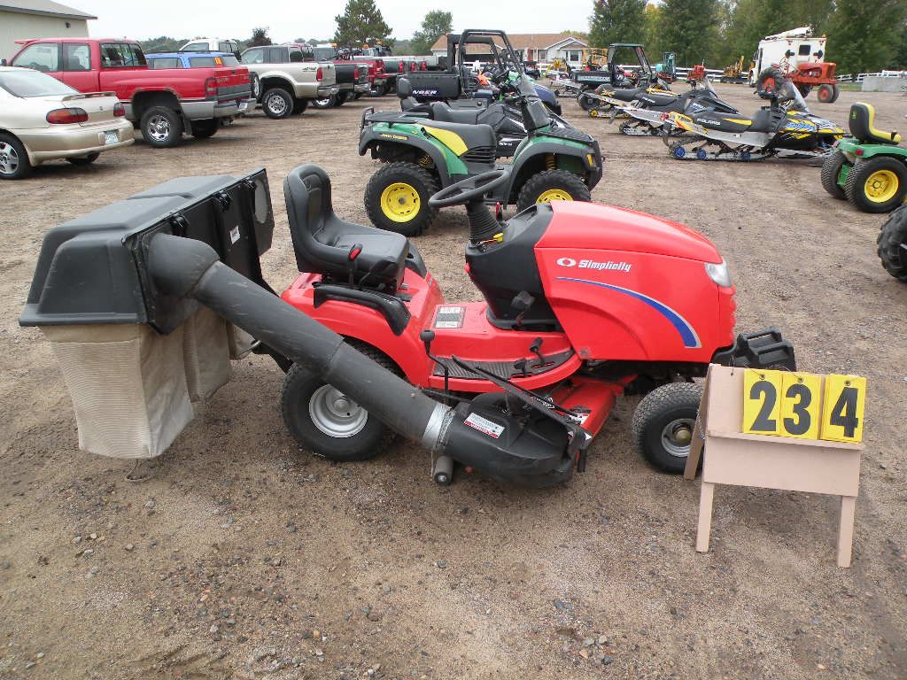 Simplicity Bagger Simplicity Broadmoor 16 hp w/bagger