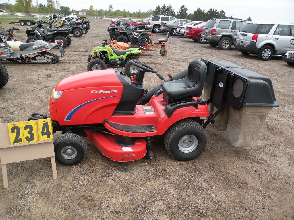 Simplicity Bagger Simplicity Broadmoor 16 hp w/bagger