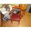 Image 1 : VINTAGE ARM CHAIR