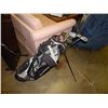Image 1 : GOLF BAG AND CLUBS